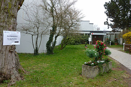 Der Eingang des Alten- und Pflegeheims am Tag des Spatenstichs.