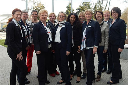 Der Beirat der Rotkreuzschwesternschaft 
                gemeinsam mit Frau Morlock-Schicks und 
                Frau Scheck.