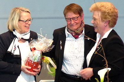 Frau Scheck, Frau Generaloberin 
                M&uuml;ller-Stutzer und Frau Morlock-Schicks 
                beim Festakt.