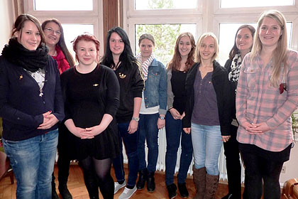 Unsere Sch&uuml;lerinnen des Herbstkurses 2012 aus N&uuml;rtingen begingen am 5. April 2013 bei uns in der WSSRK ihr Broschenfest.
