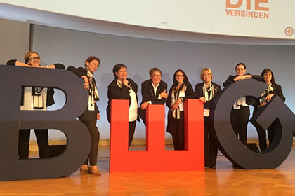 Die WSSRK-Teilnehmerinnen 
                zusammen mit Generaloberin M&uuml;ller-Stutzer.