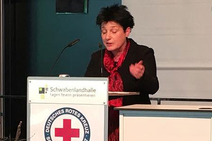 Sozialministerin Altpeter 
                sprach das erste Gru&szlig;wort des 
                Abends.