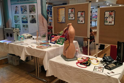 Auch unsere Partnerschule 
                des Klinikverbunds S&uuml;dwest war 
                mit einem Stand bei der Interkom vertreten.