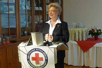 Oberin und Vorsitzende des Vorstands Barbara Morlock-Schicks
berichtete über Aktivitäten und Ziele der Schwesternschaft.
