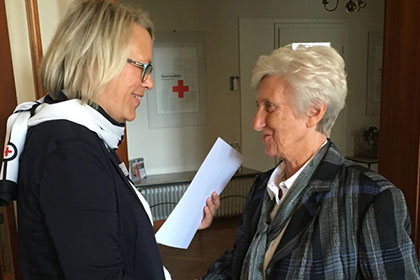 Oberin Scheck gemeinsam 
                mit Schwester Gertrud.