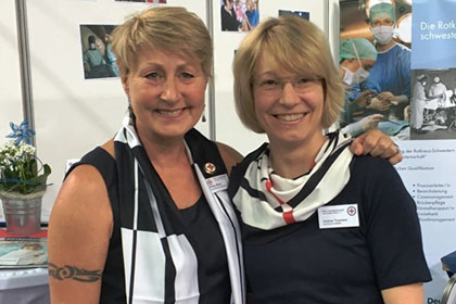 Frau Moor und Frau Thomann begeistert am ersten Messetag.