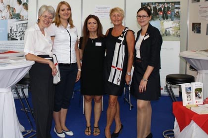 Das fast vollst&auml;ndige Messeteam am ersten Tag.