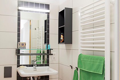 Jedes Zimmer verf&uuml;gt 
                &uuml;ber ein eigenes Badezimmer.