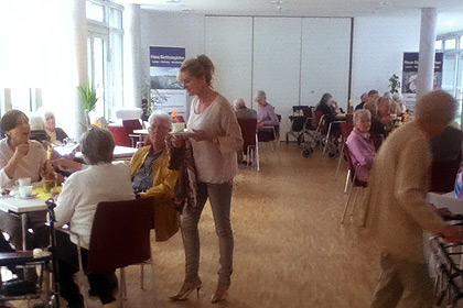 Die Cafeteria wurde am 
            Sonntag erstmalig in Betrieb genommen.