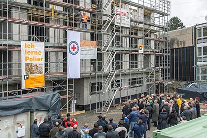 Das Richtfest fand ganz traditionell auf der Sindelfinger Baustelle statt.