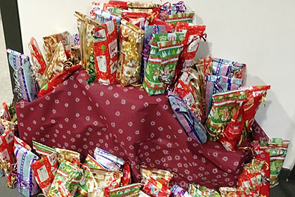 Jeder Bewohner erhielt 
                ein kleines Weihnachtsgeschenk.